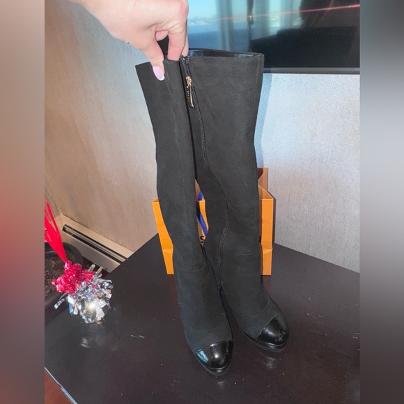 Shoes - Picture 3 of 6